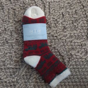 NWT. Christmas Themed Fleece Socks With Gripped Bottoms. Red And Green Socks